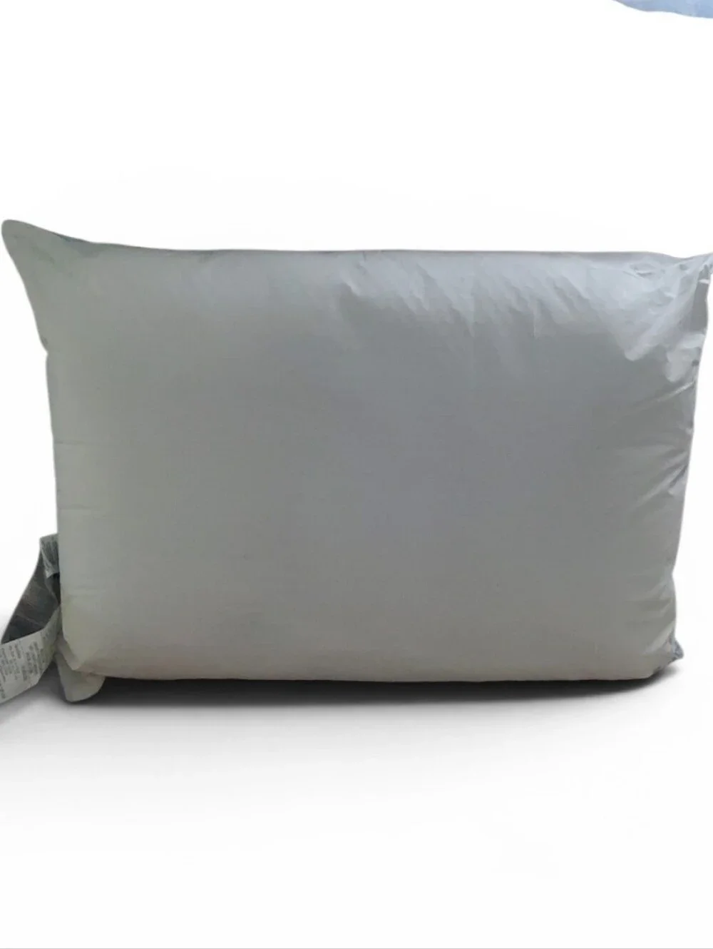 New Nestwell Cool & Comfortable Standard/Queen Pillow -Medium Support.